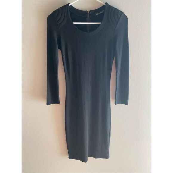 Ella Moss Frida dress in size small long sleeve and never worn. Lightly padded - Picture 7 of 14